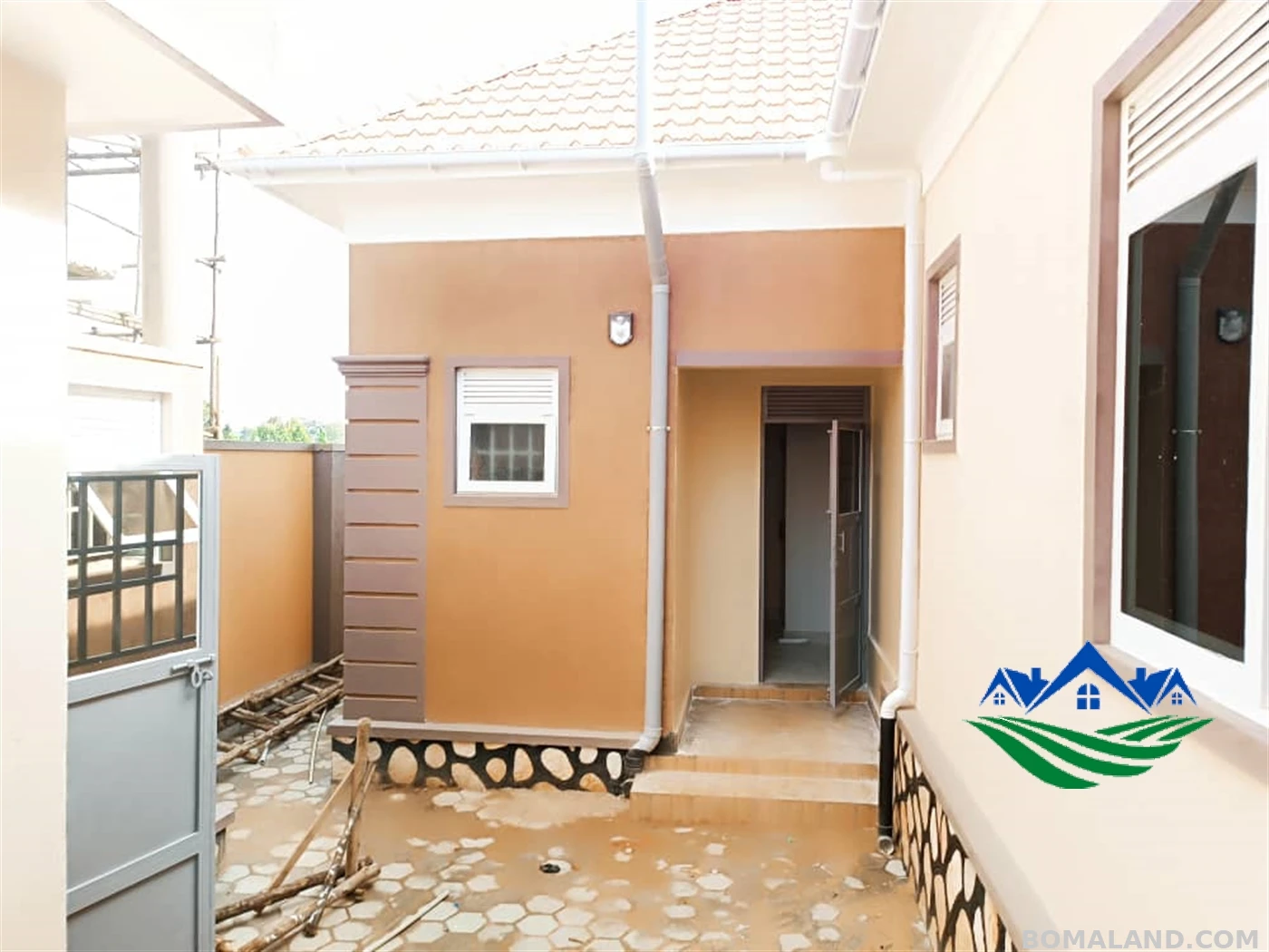 5 bedroom Bungalow for sale in Bwebajja Wakiso Uganda