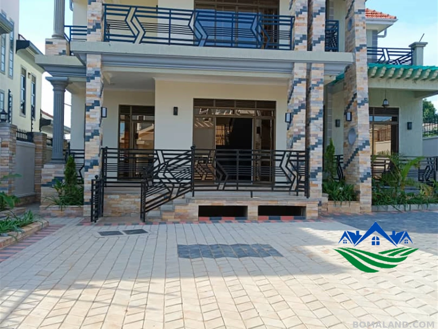 5 bedroom Storeyed house for sale in Lubowa Wakiso Uganda