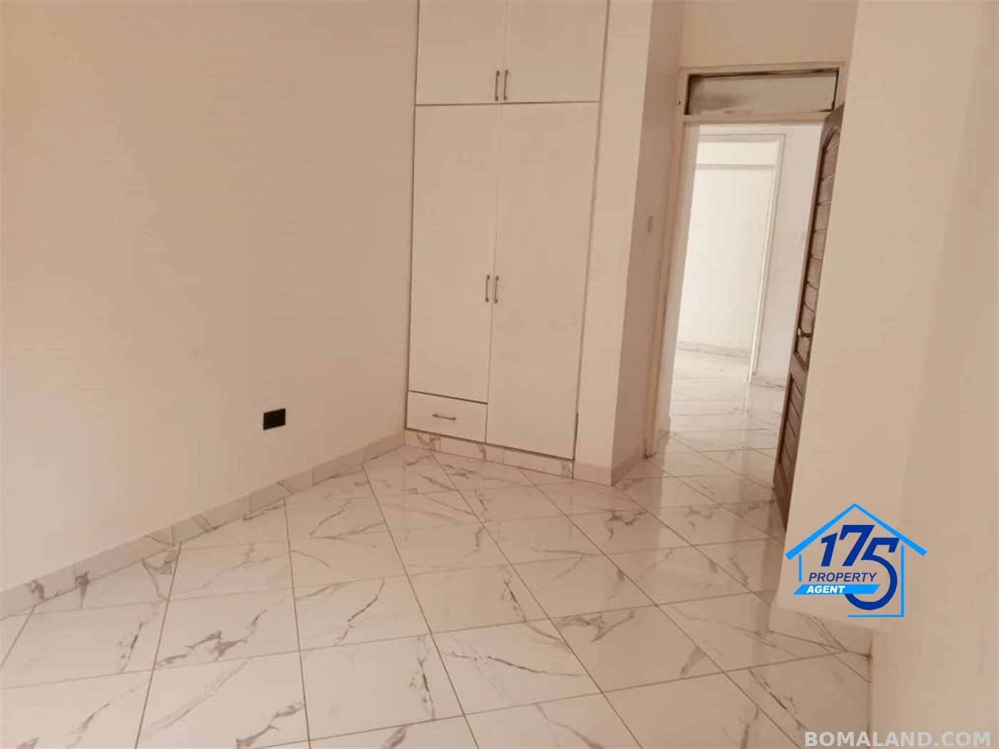 6 bedroom Duplex for sale in Kira Wakiso Uganda