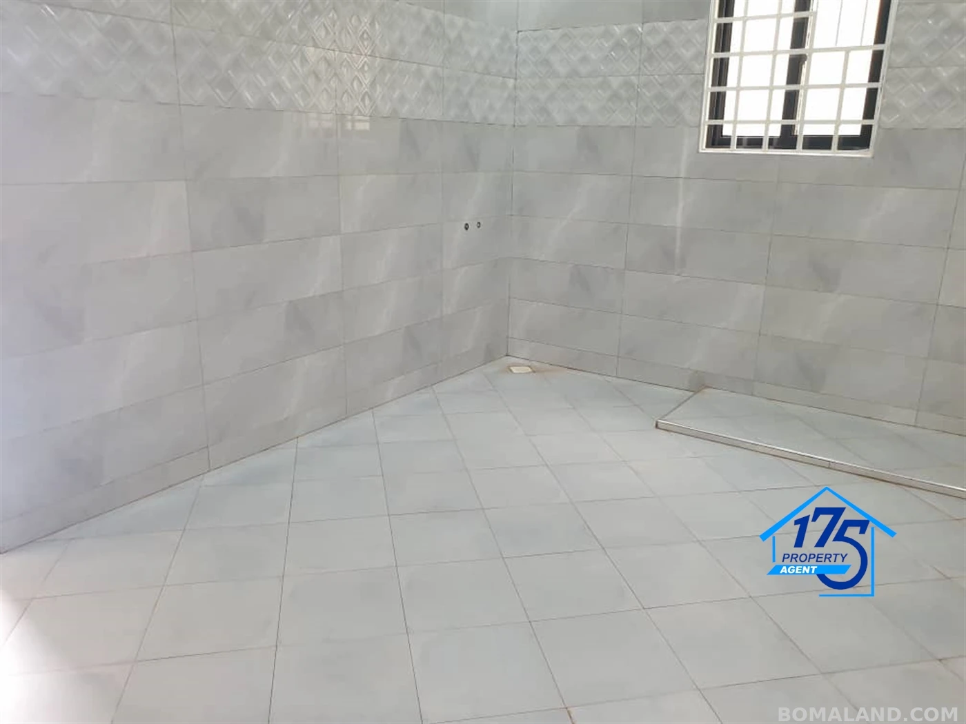 5 bedroom Duplex for sale in Kira Wakiso Uganda