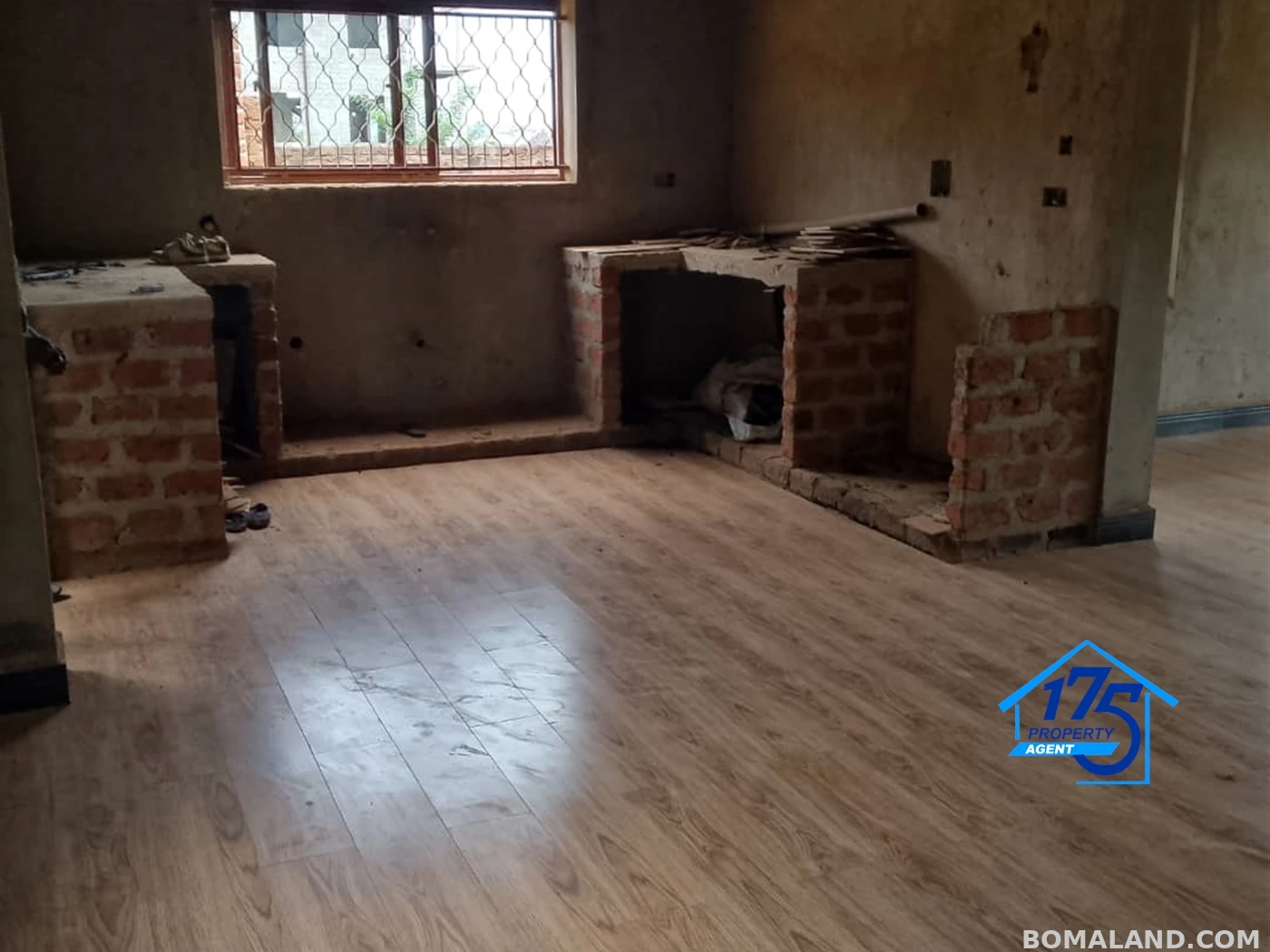 6 bedroom Duplex for sale in Misindye Wakiso Uganda