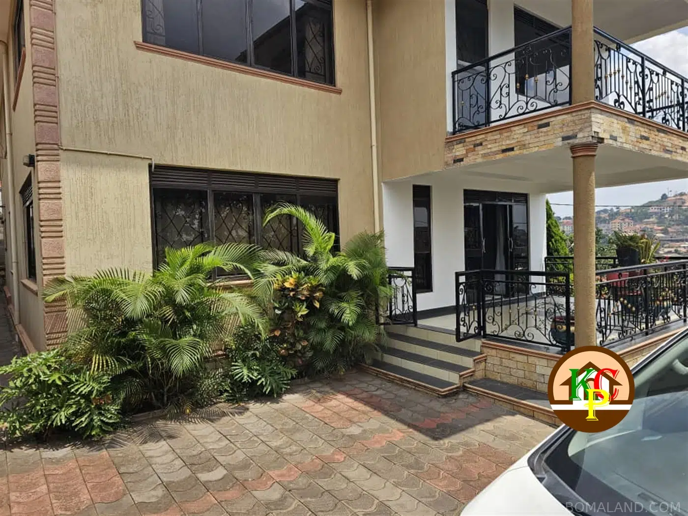 4 bedroom Storeyed house for rent in Kisaasi Kampala Uganda