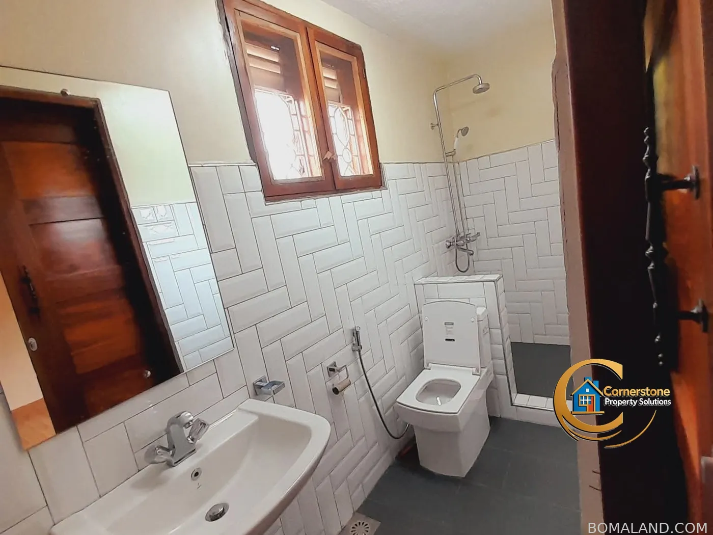 4 bedroom Storeyed house for rent in Bbunga Kampala Uganda