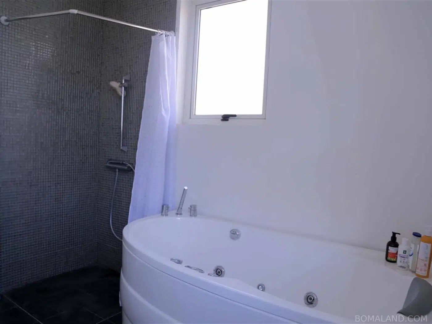 4 bedroom Bungalow for sale in Kiwaatule Kampala Uganda