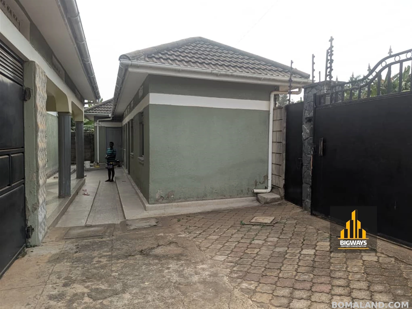 4 bedroom Storeyed house for sale in Entebbe Wakiso Uganda