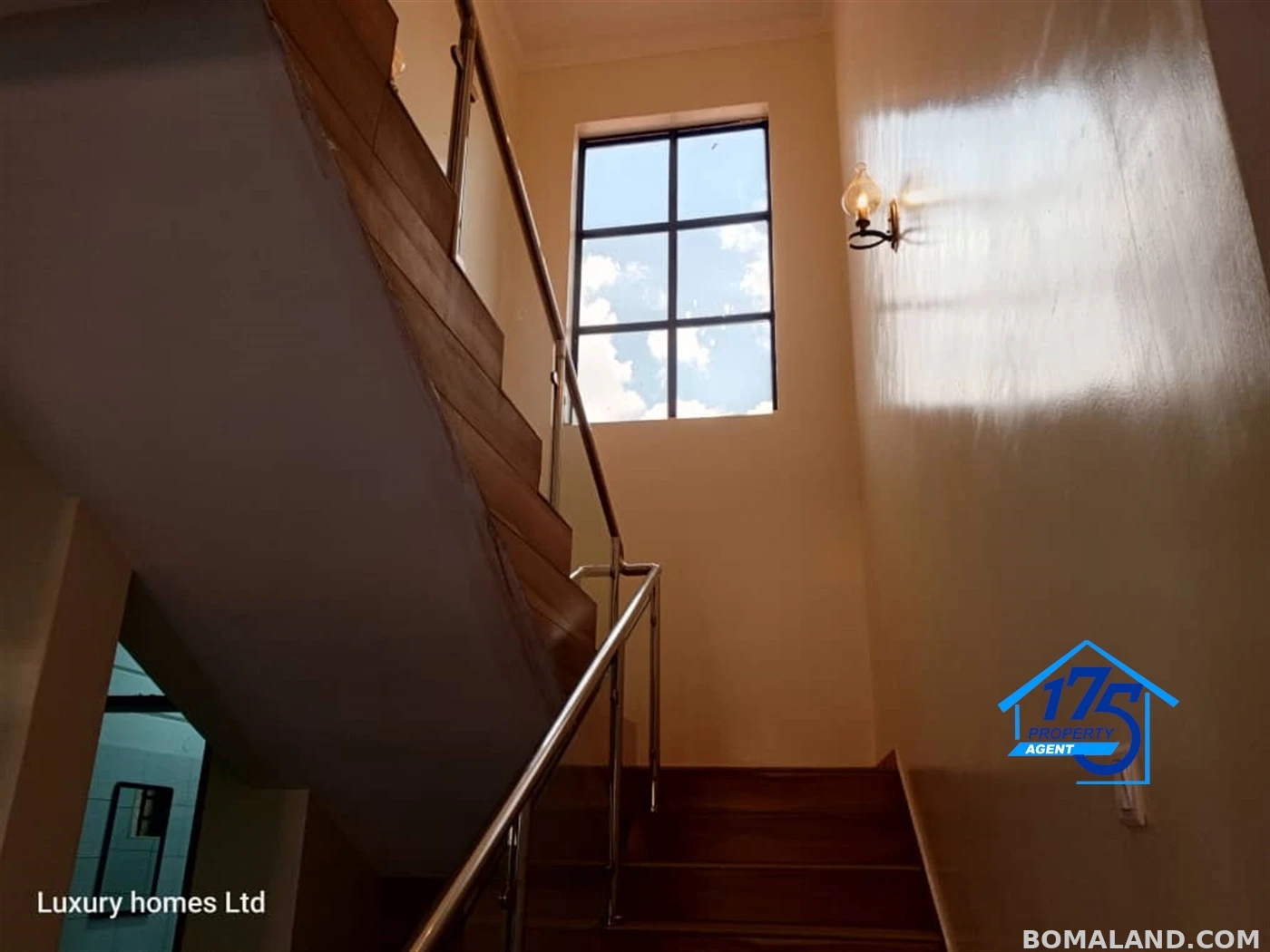 6 bedroom Duplex for sale in Kira Wakiso Uganda