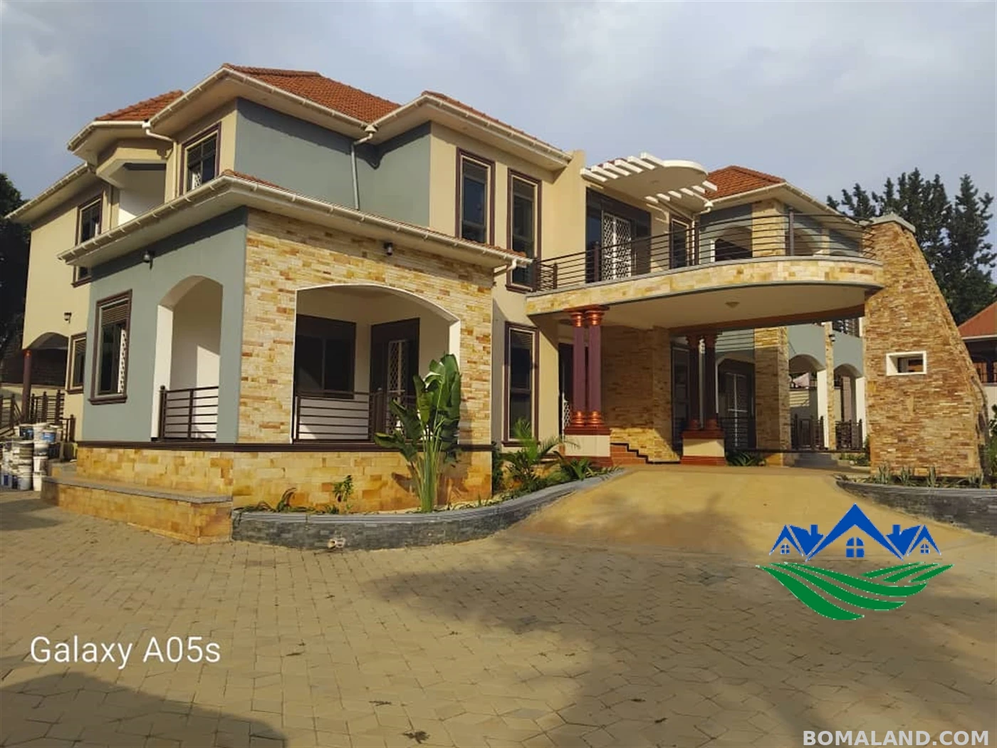 7 bedroom Mansion for sale in Gayaza Wakiso Uganda