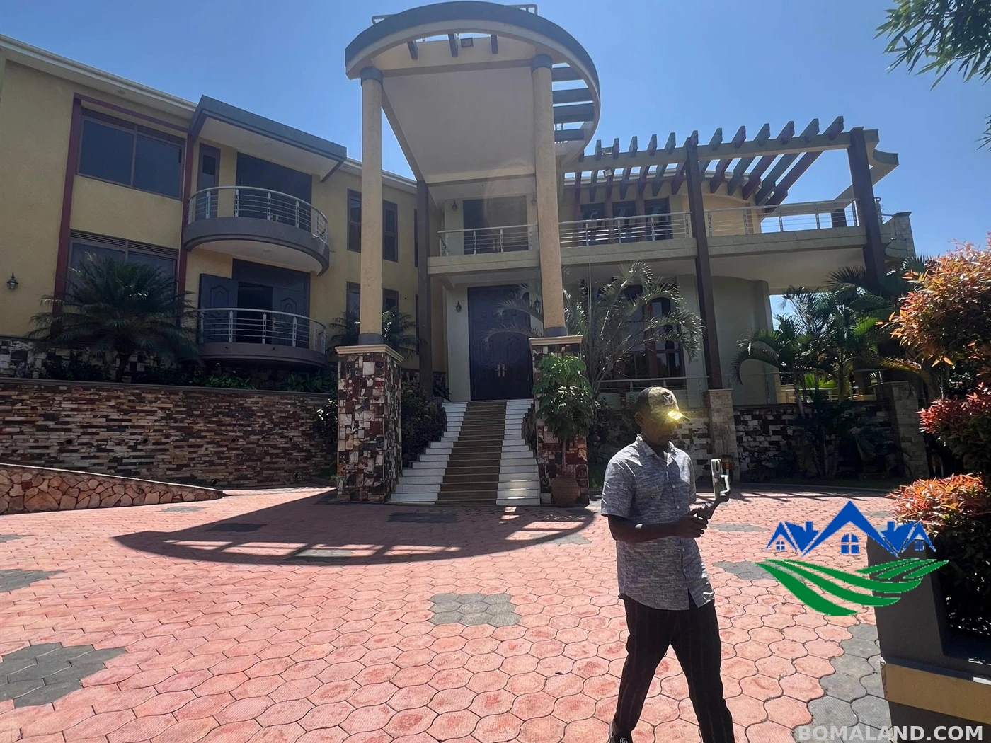 6 bedroom Mansion for sale in Lubowa Wakiso Uganda