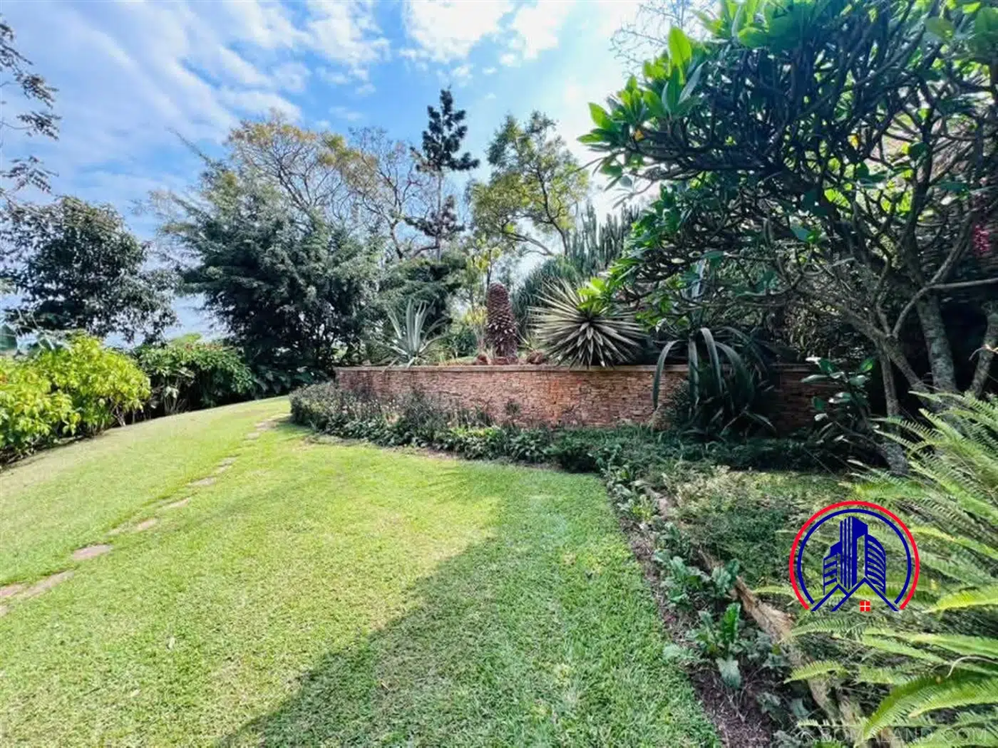 6 bedroom Mansion for rent in Mbuya Kampala Uganda