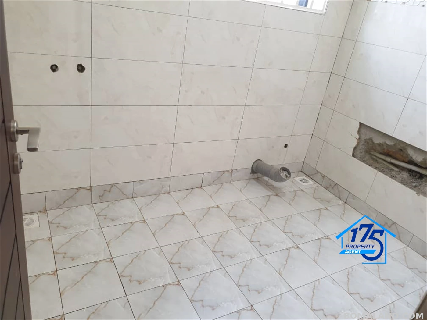 5 bedroom Duplex for sale in Kira Wakiso Uganda