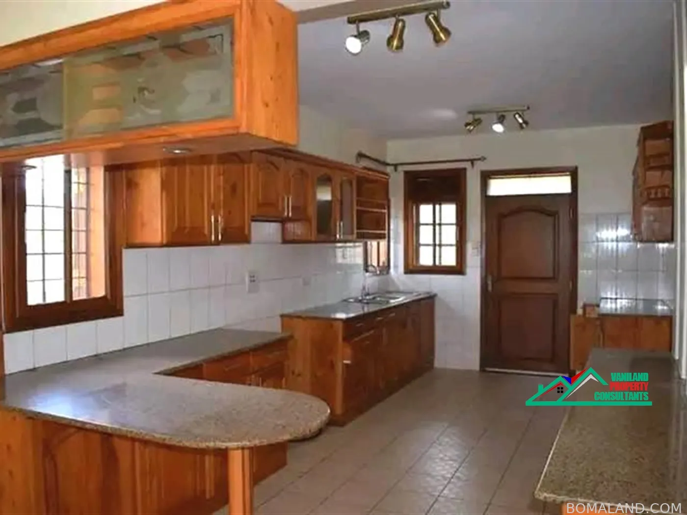 4 bedroom Town House for rent in Bugoloobi Kampala Uganda