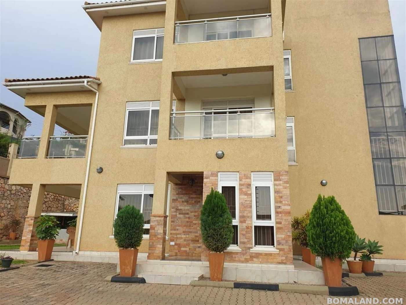 6 bedroom Mansion for sale in Munyonyo Wakiso Uganda