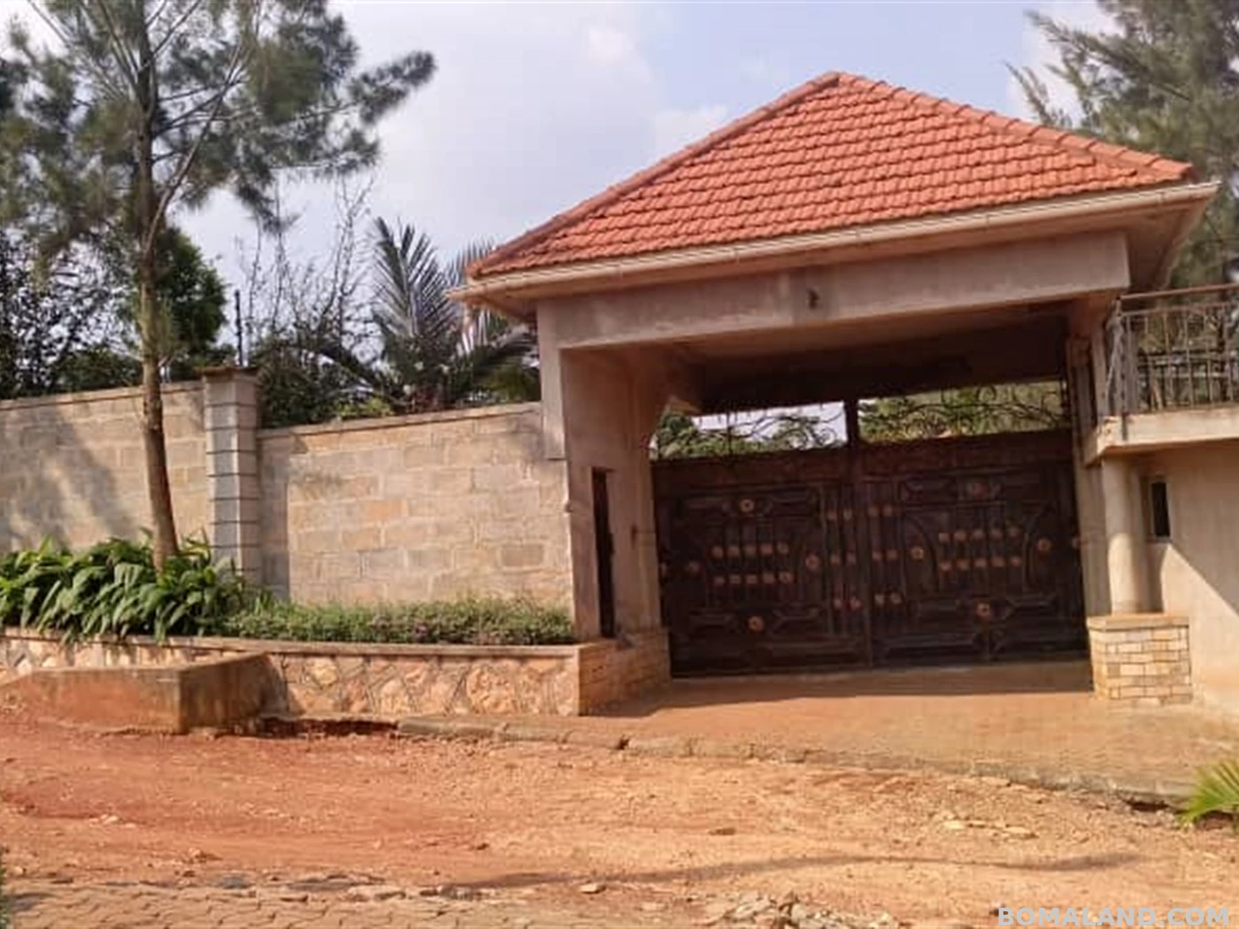 6 bedroom Bungalow for sale in Nakweelo Wakiso Uganda
