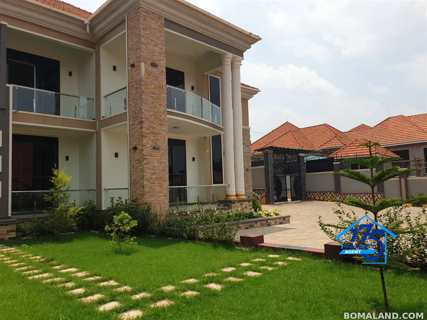 5 bedroom Duplex for sale in Kira Wakiso Uganda