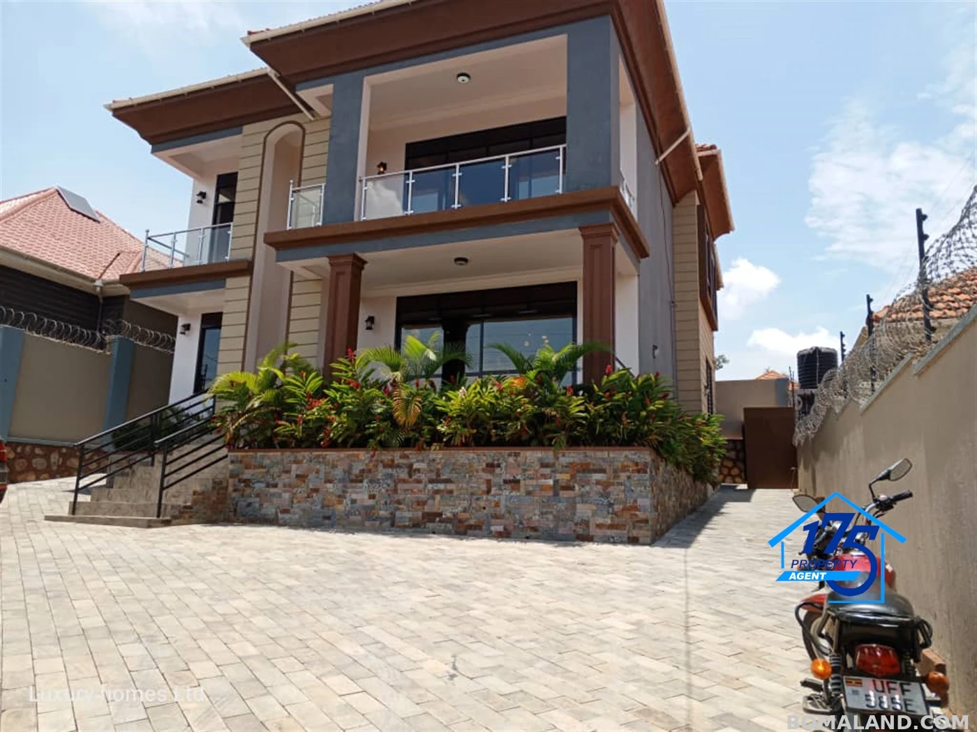 6 bedroom Duplex for sale in Kira Wakiso Uganda