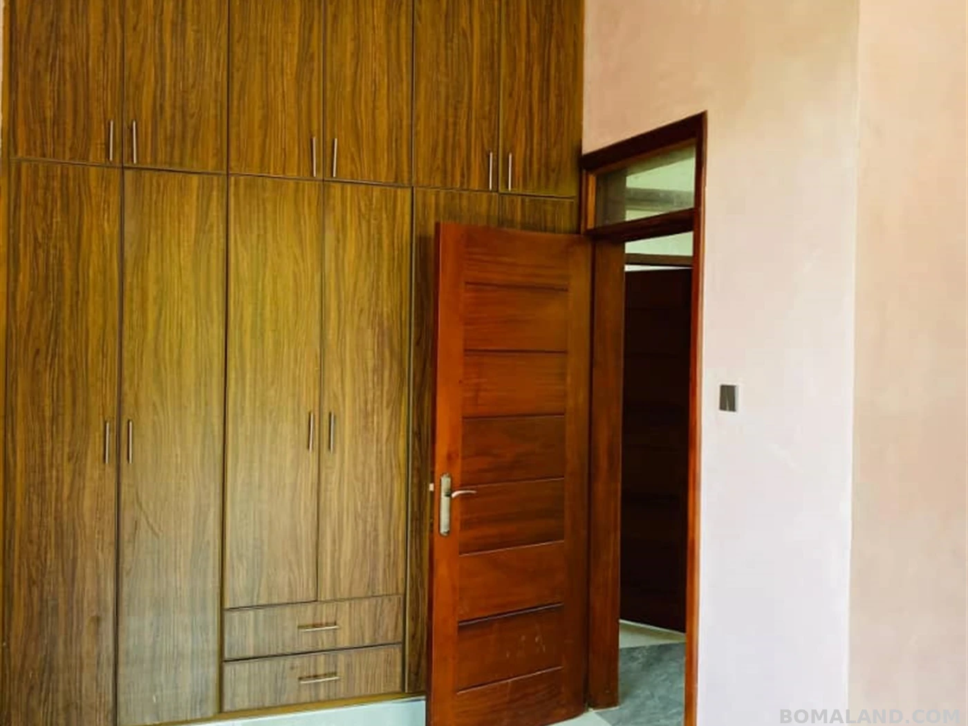 7 bedroom Mansion for sale in Kigo Kampala Uganda