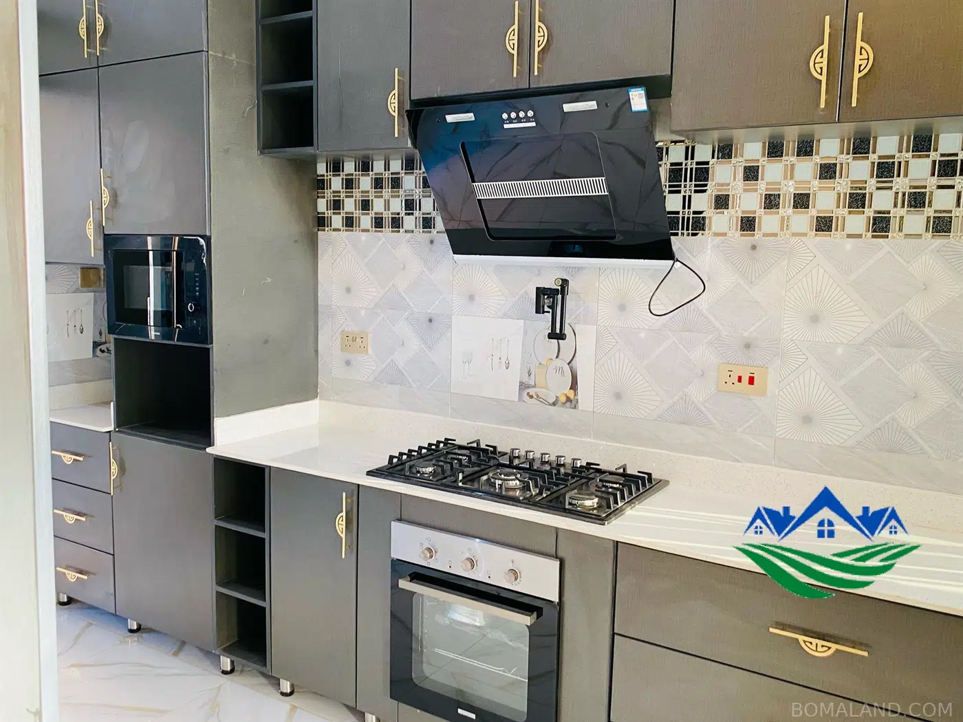 6 bedroom Bungalow for sale in Akright Wakiso Uganda
