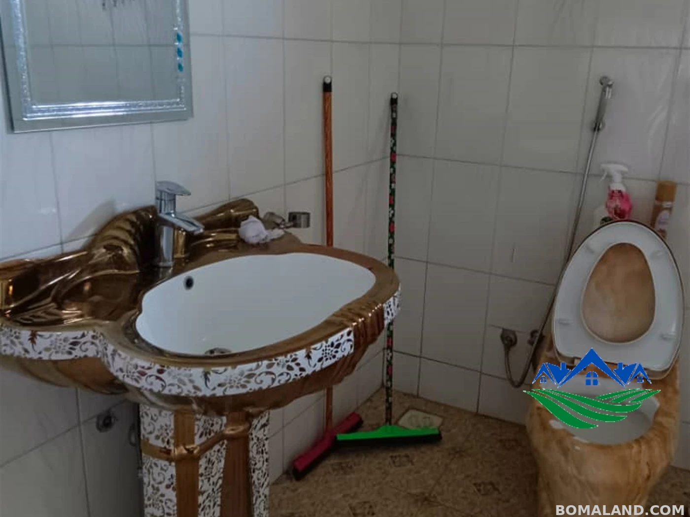 6 bedroom Mansion for sale in Bwebajja Wakiso Uganda