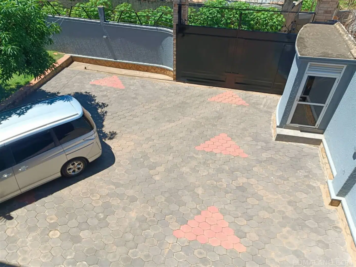 4 bedroom Storeyed house for sale in Muyenga Kampala Uganda