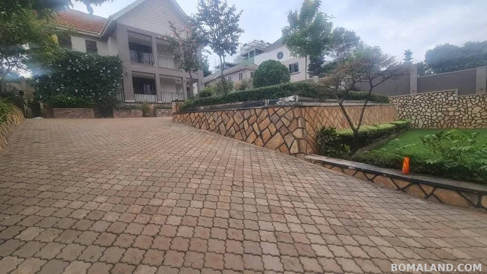 5 bedroom Mansion for rent in Naguru Kampala Uganda