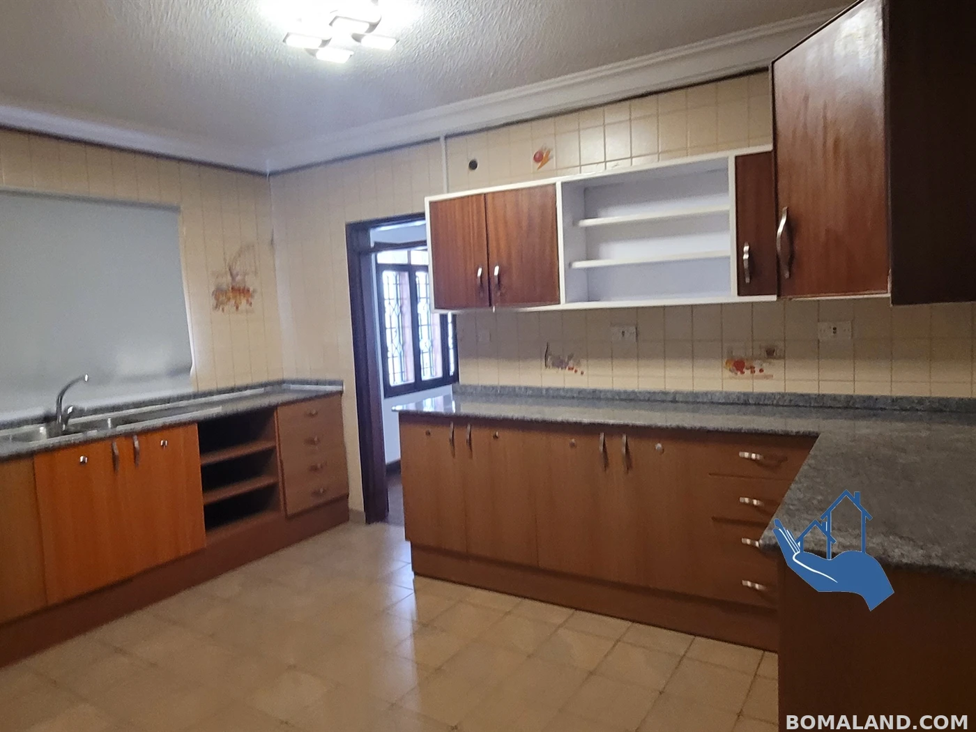 4 bedroom Bungalow for rent in Muyenga Kampala Uganda