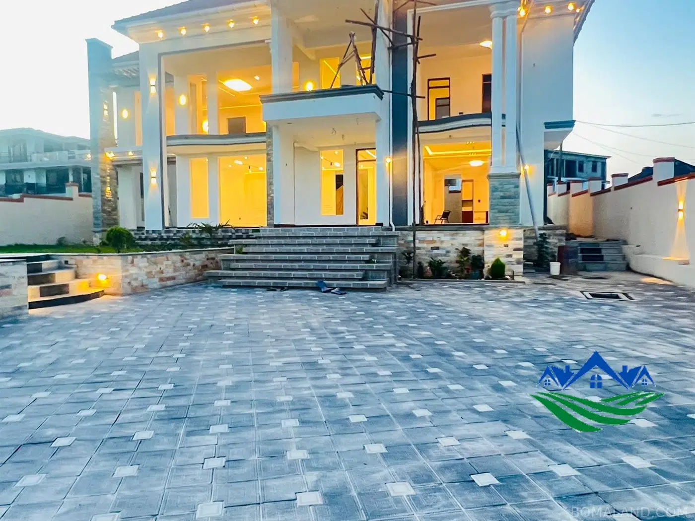 6 bedroom Mansion for sale in Kigo Wakiso Uganda