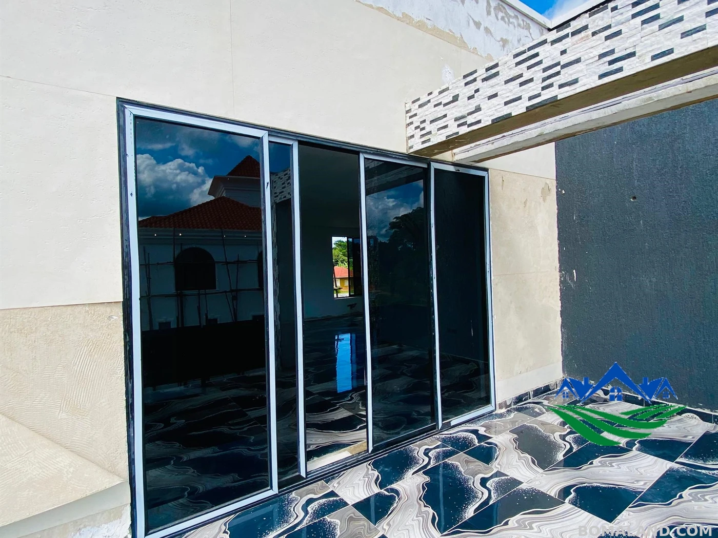 6 bedroom Mansion for sale in Kigo Wakiso Uganda
