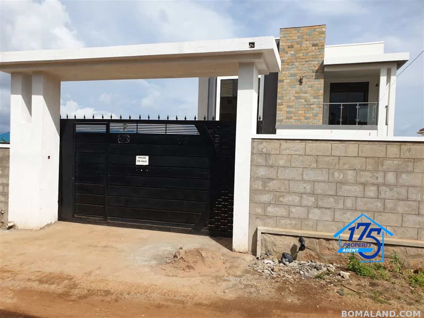 4 bedroom Duplex for sale in Entebbe Wakiso Uganda