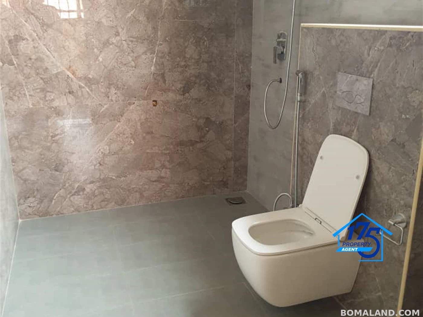 4 bedroom Duplex for sale in Entebbe Wakiso Uganda