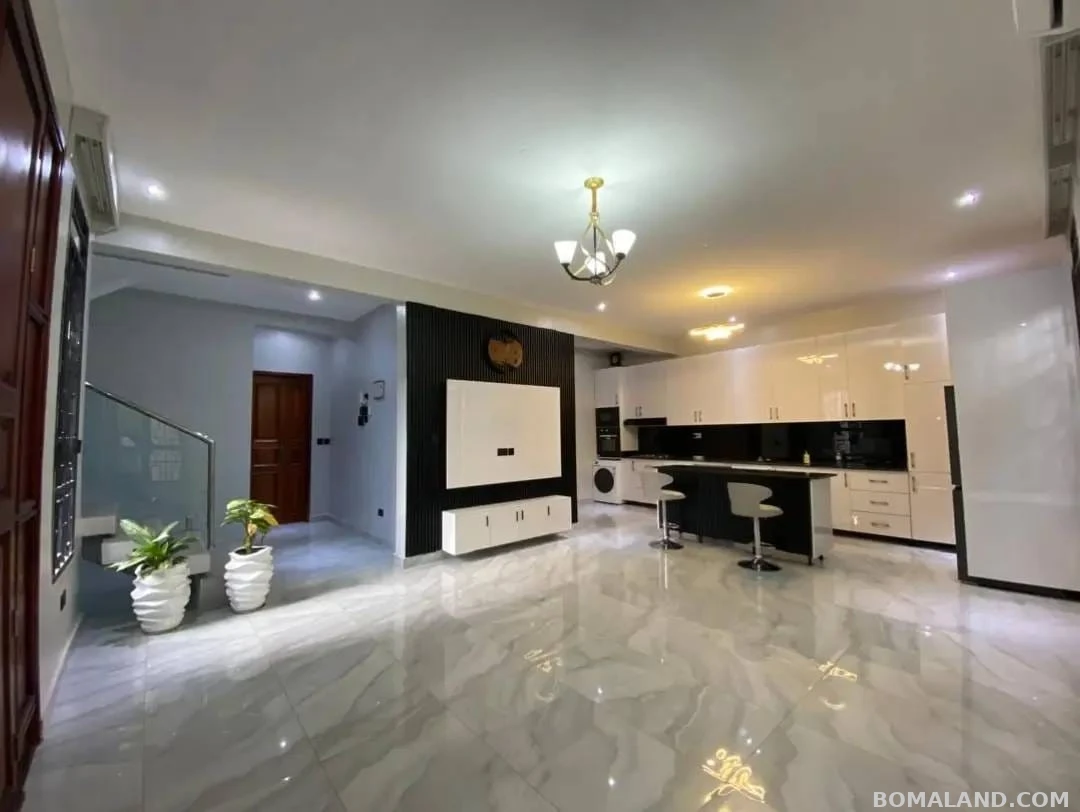 4 bedroom Storeyed house for sale in Kiwaatule Kampala Uganda