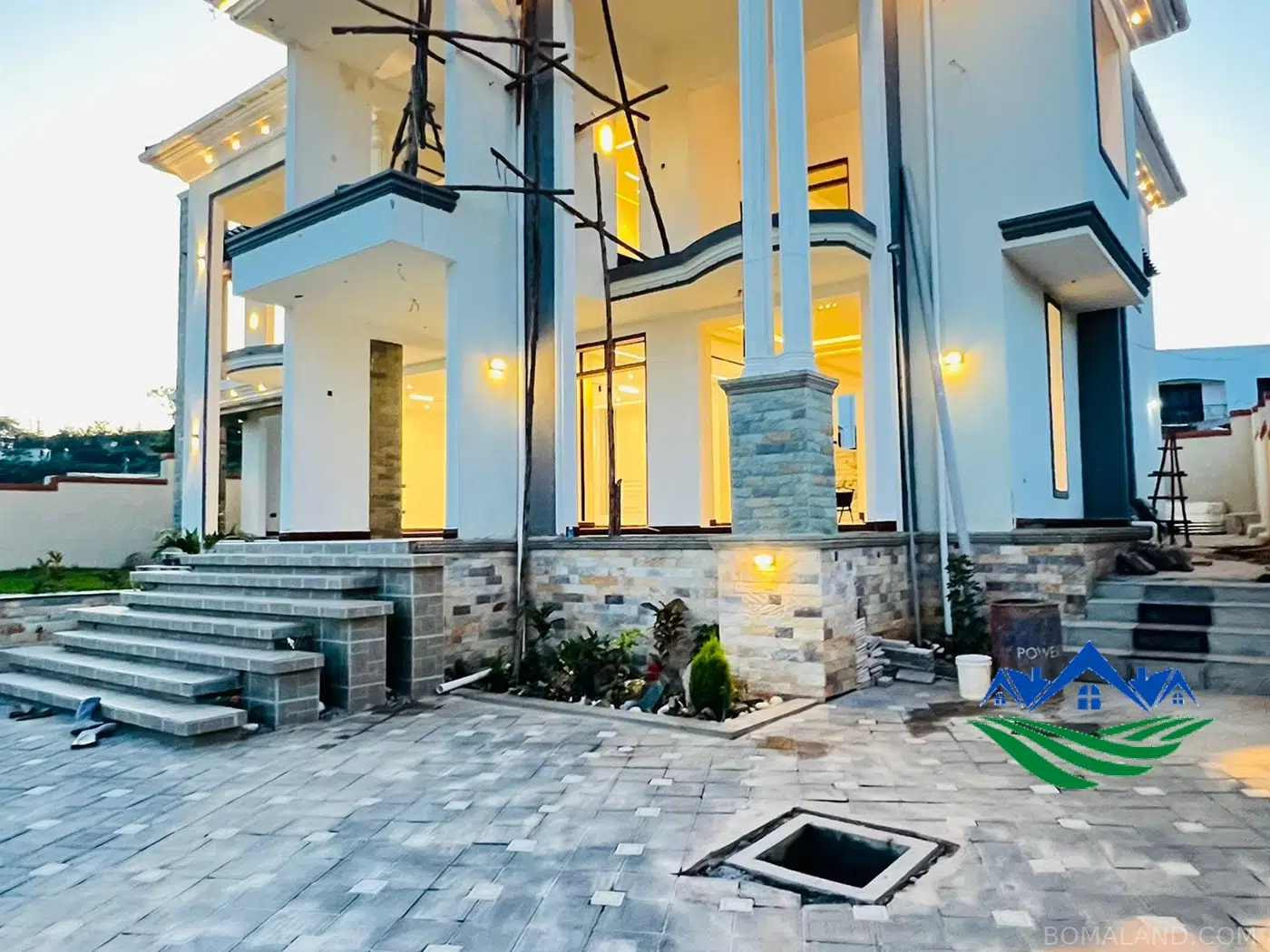 6 bedroom Mansion for sale in Kigo Wakiso Uganda