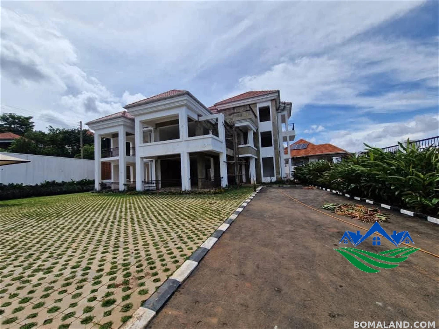 7 bedroom Mansion for sale in Lubowa Wakiso Uganda