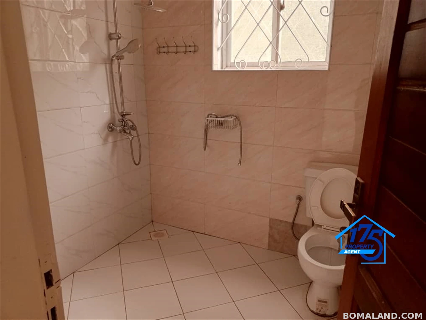 6 bedroom Duplex for sale in Kira Wakiso Uganda