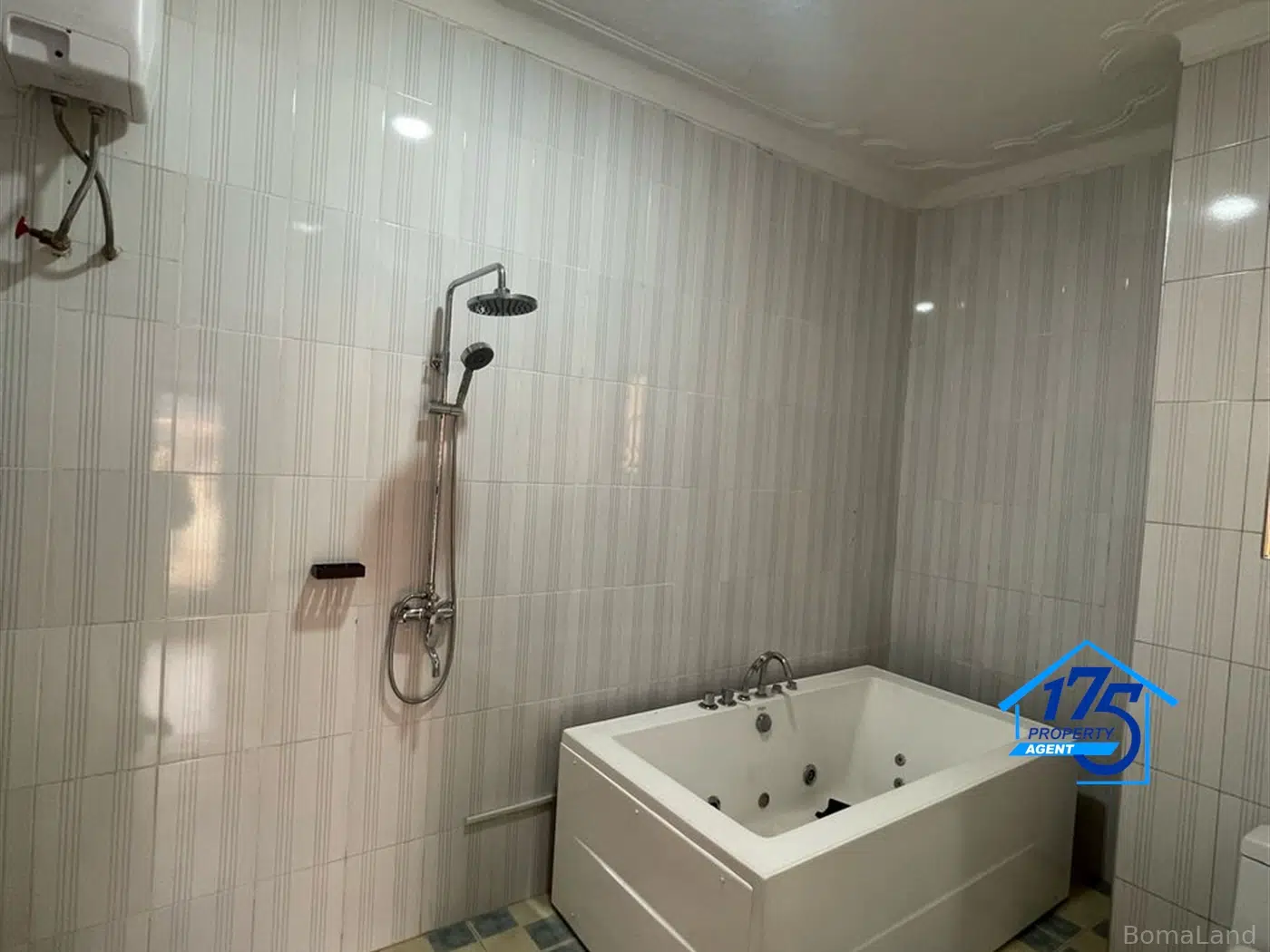6 bedroom Mansion for sale in Najjera Wakiso Uganda