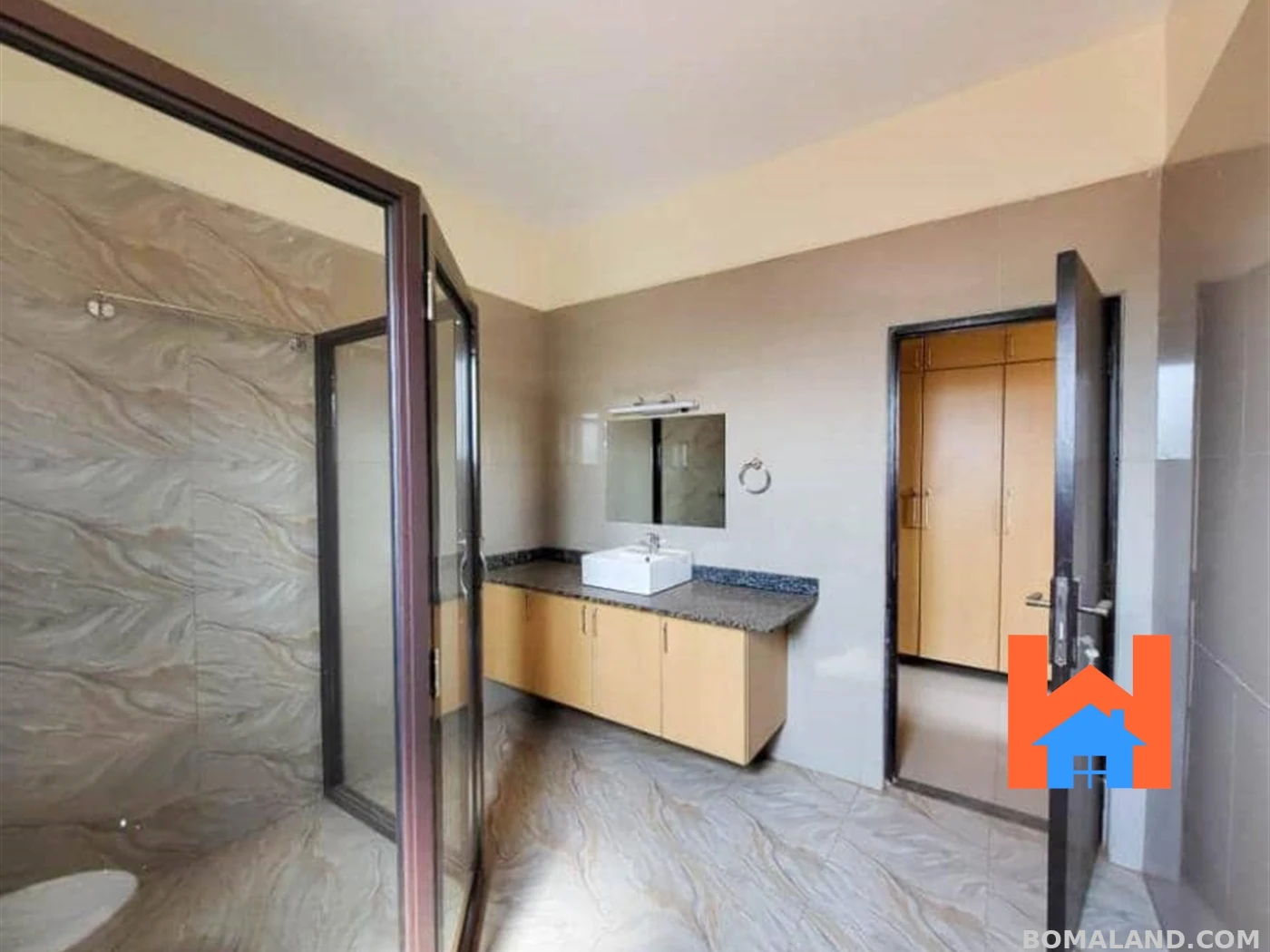4 bedroom Penthouse for sale in Bugoloobi Kampala Uganda