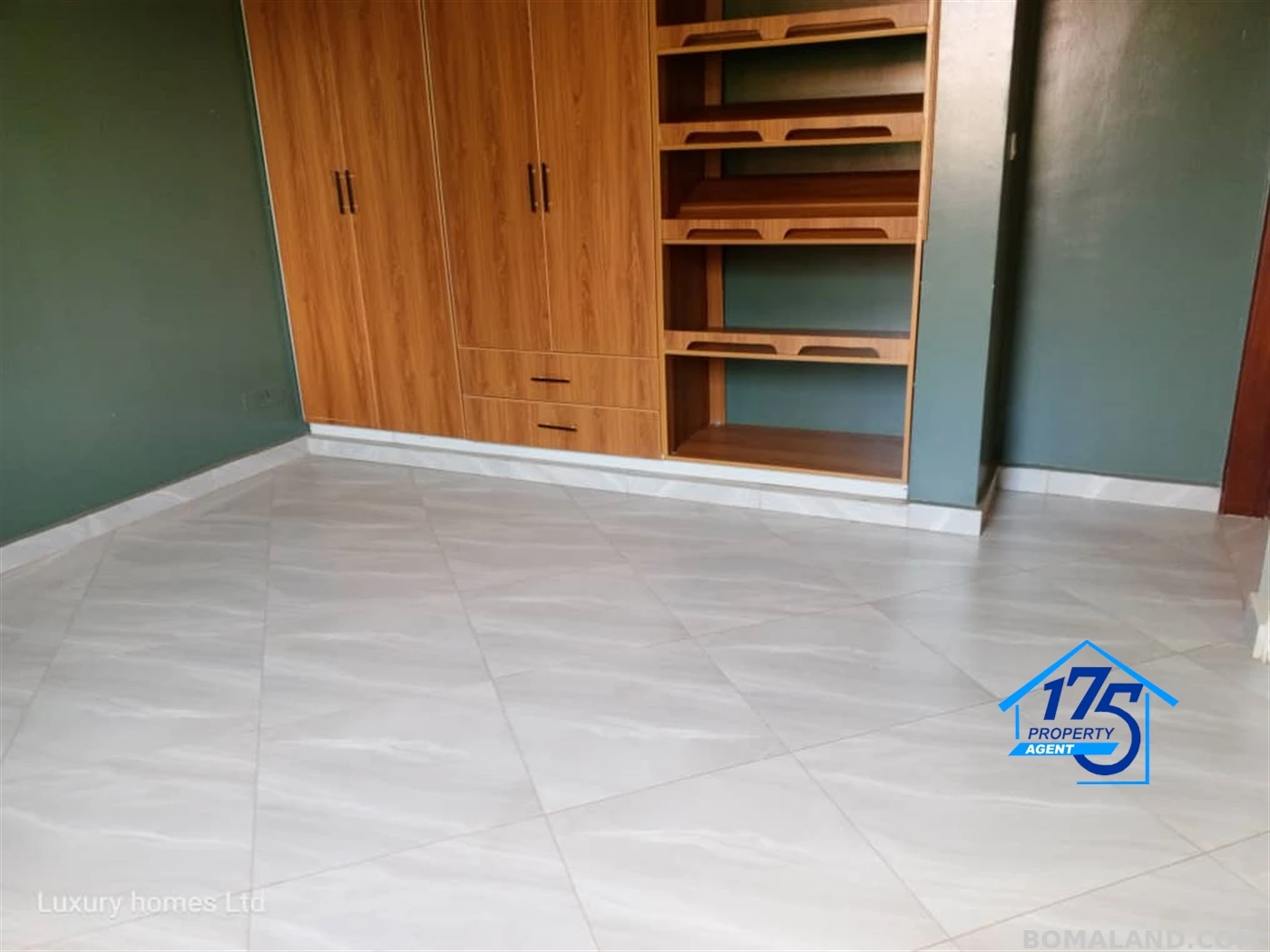 6 bedroom Duplex for sale in Kira Wakiso Uganda