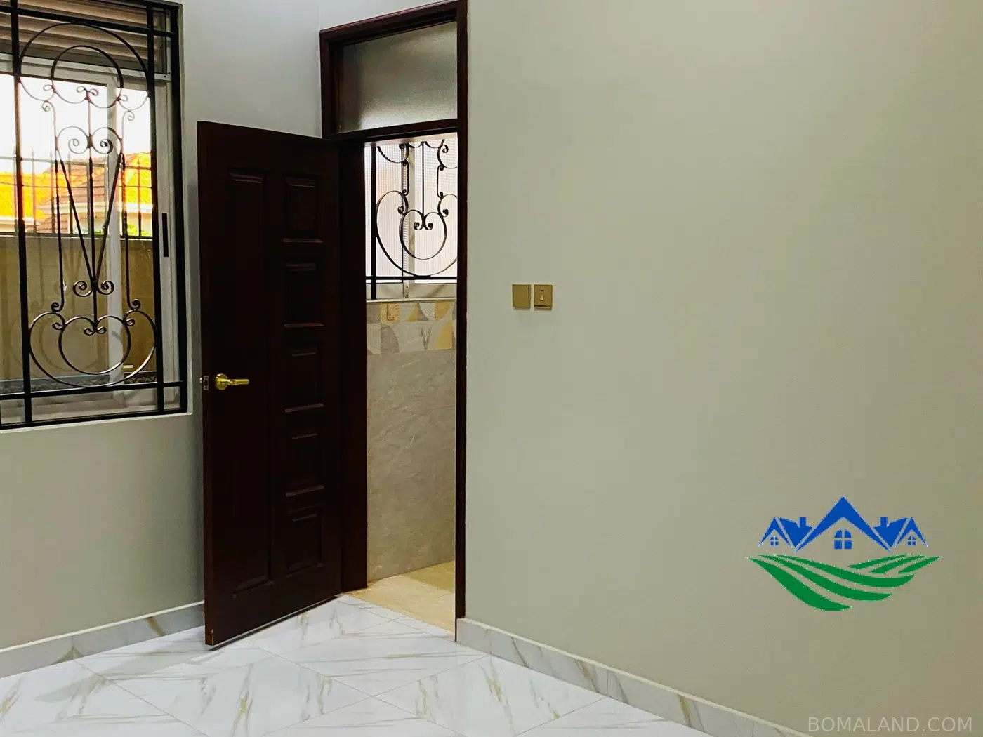 6 bedroom Bungalow for sale in Akright Wakiso Uganda