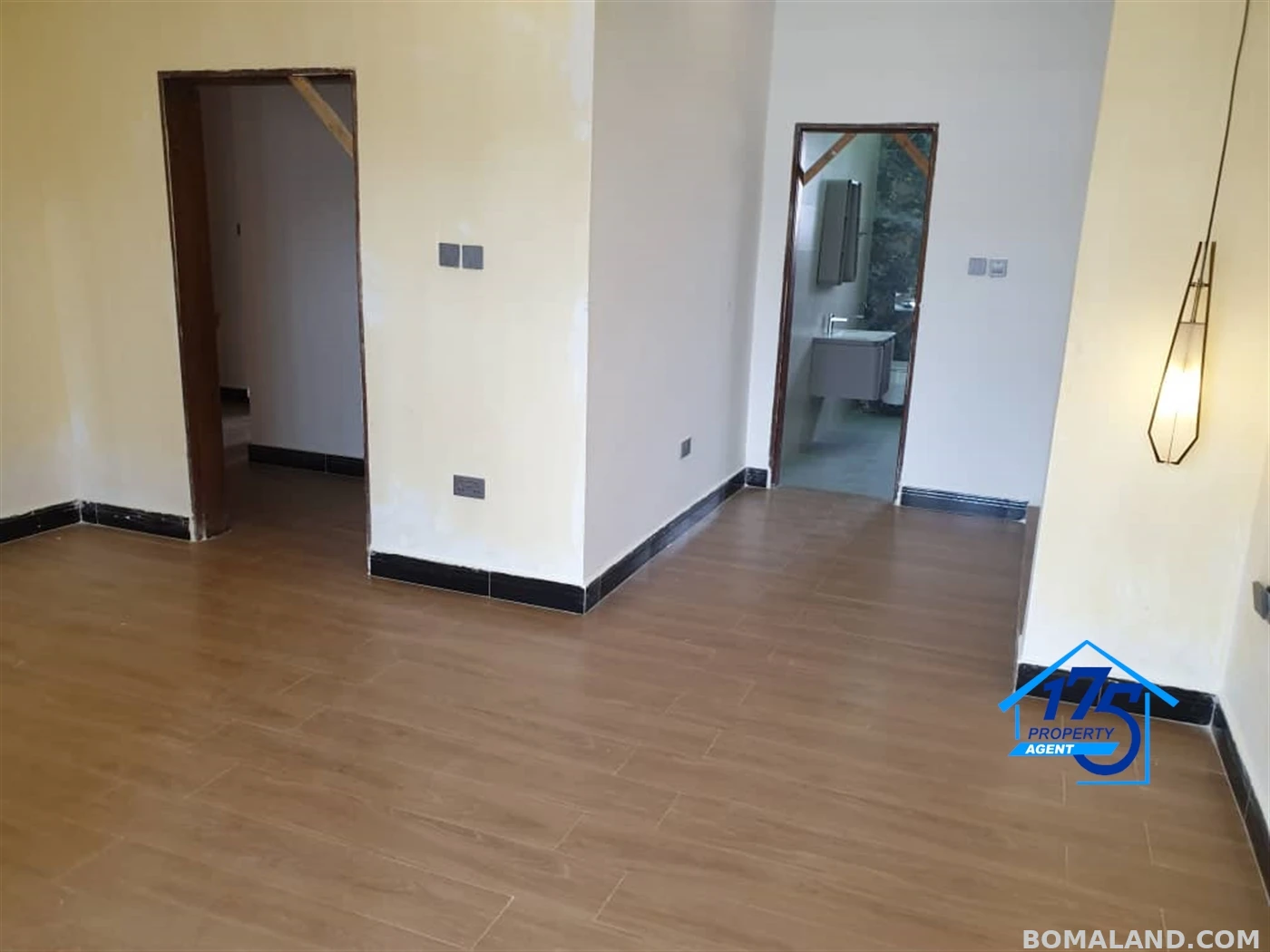 4 bedroom Duplex for sale in Entebbe Wakiso Uganda