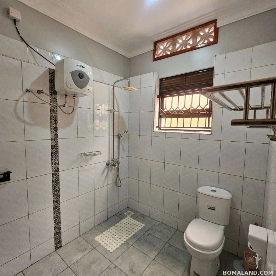 3 bedroom Bungalow for rent in Muyenga Kalungu Uganda
