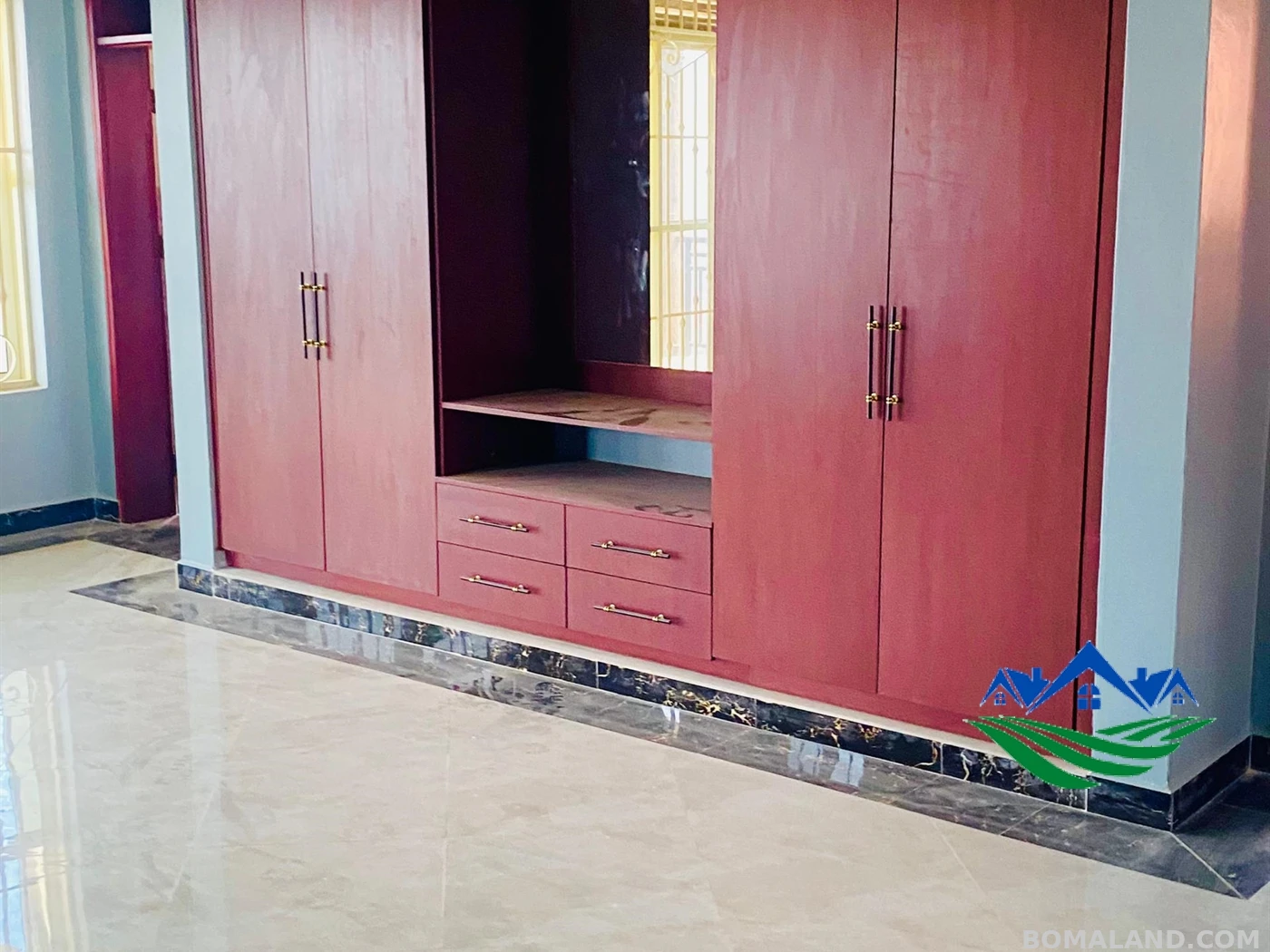 7 bedroom Mansion for sale in Bwebajja Wakiso Uganda