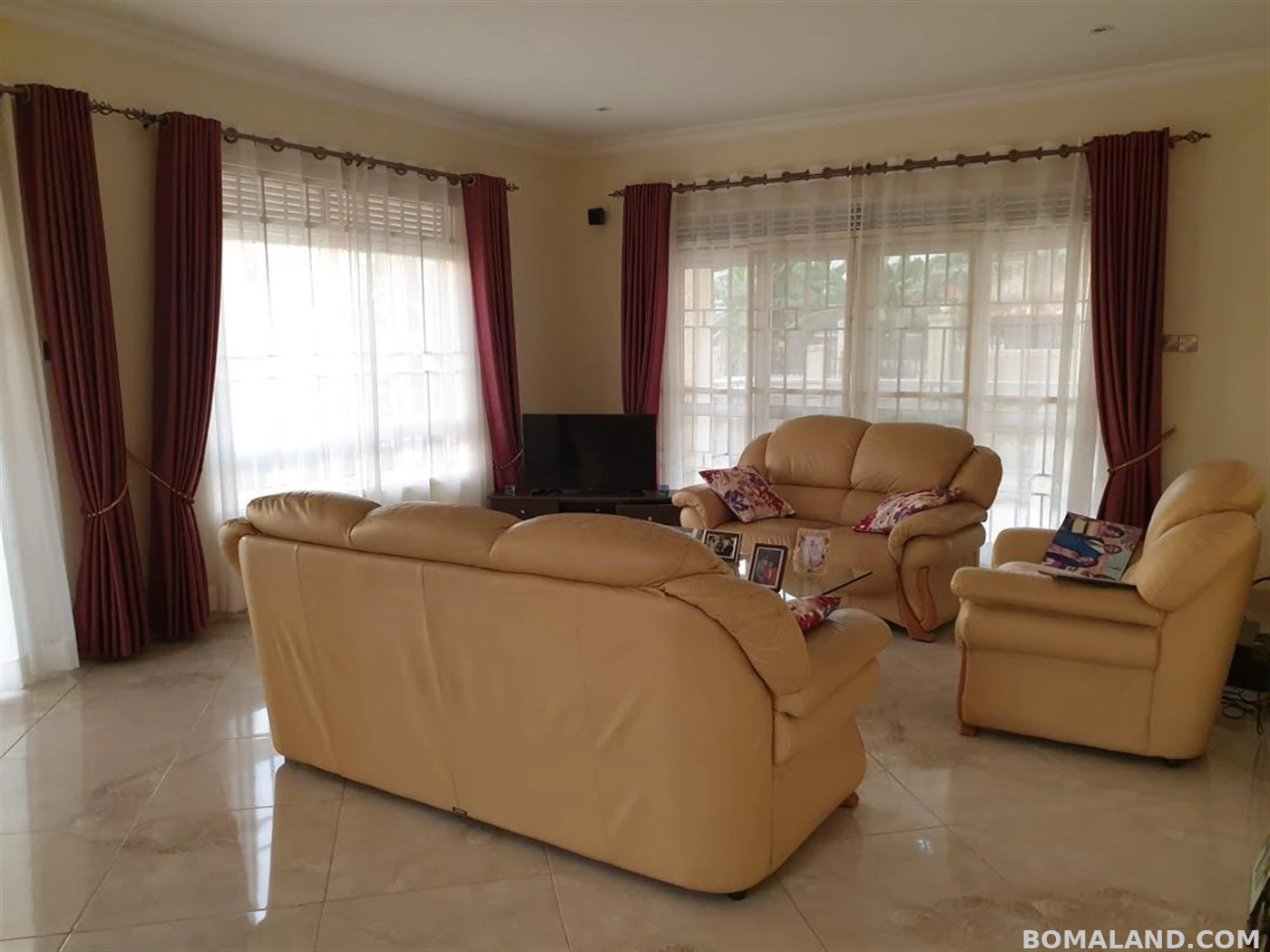 6 bedroom Storeyed house for sale in Munyonyo Kampala Uganda