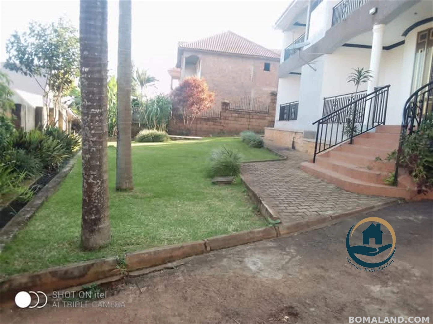 6 bedroom Villa for sale in Seguku Wakiso Uganda