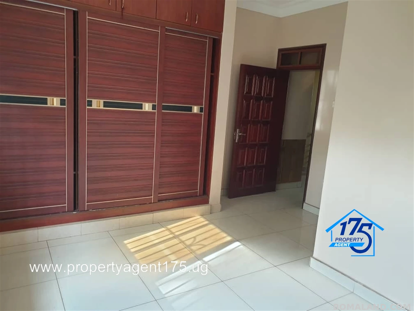 6 bedroom Duplex for sale in Najjera Wakiso Uganda