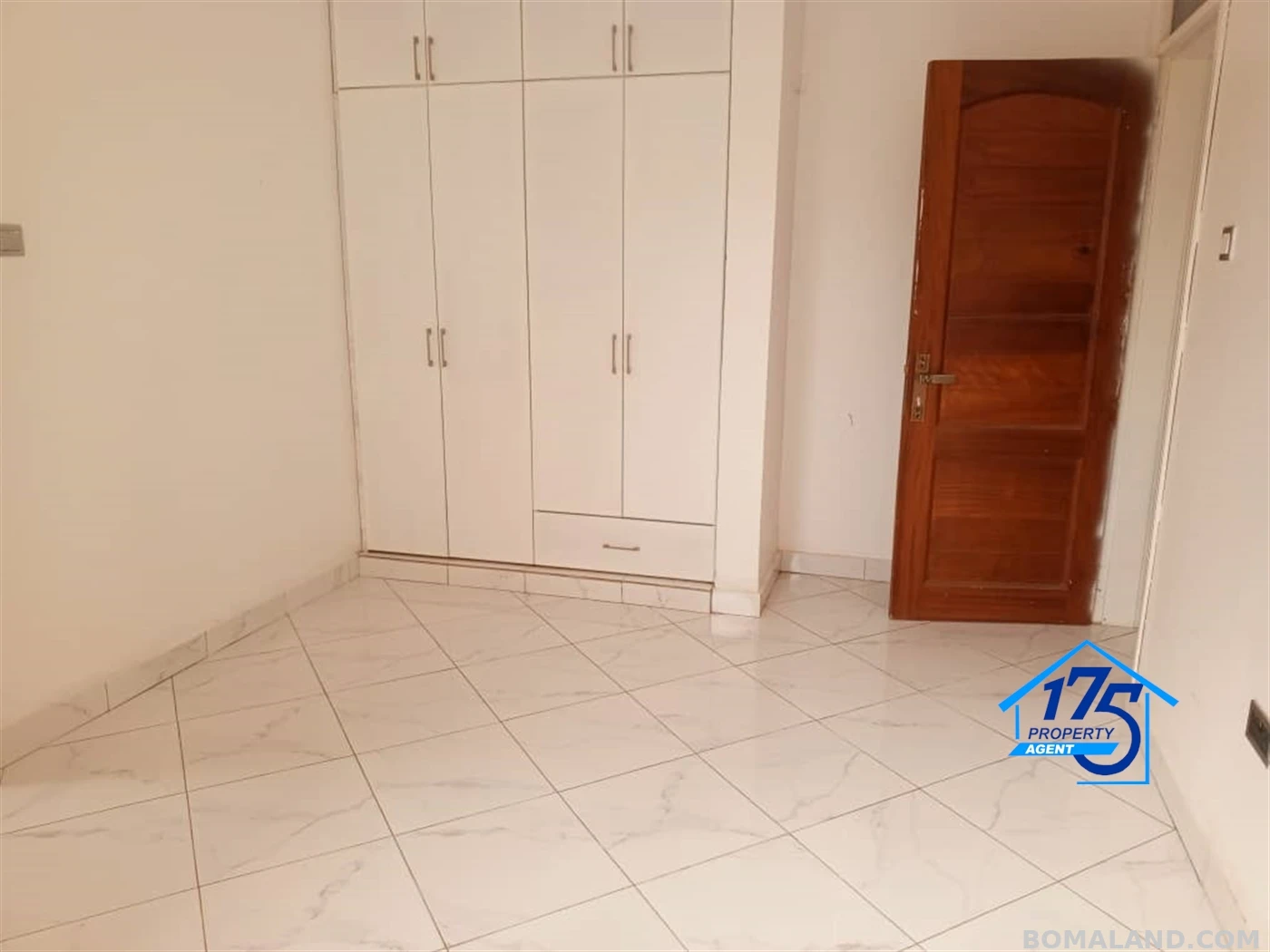 6 bedroom Duplex for sale in Kira Wakiso Uganda