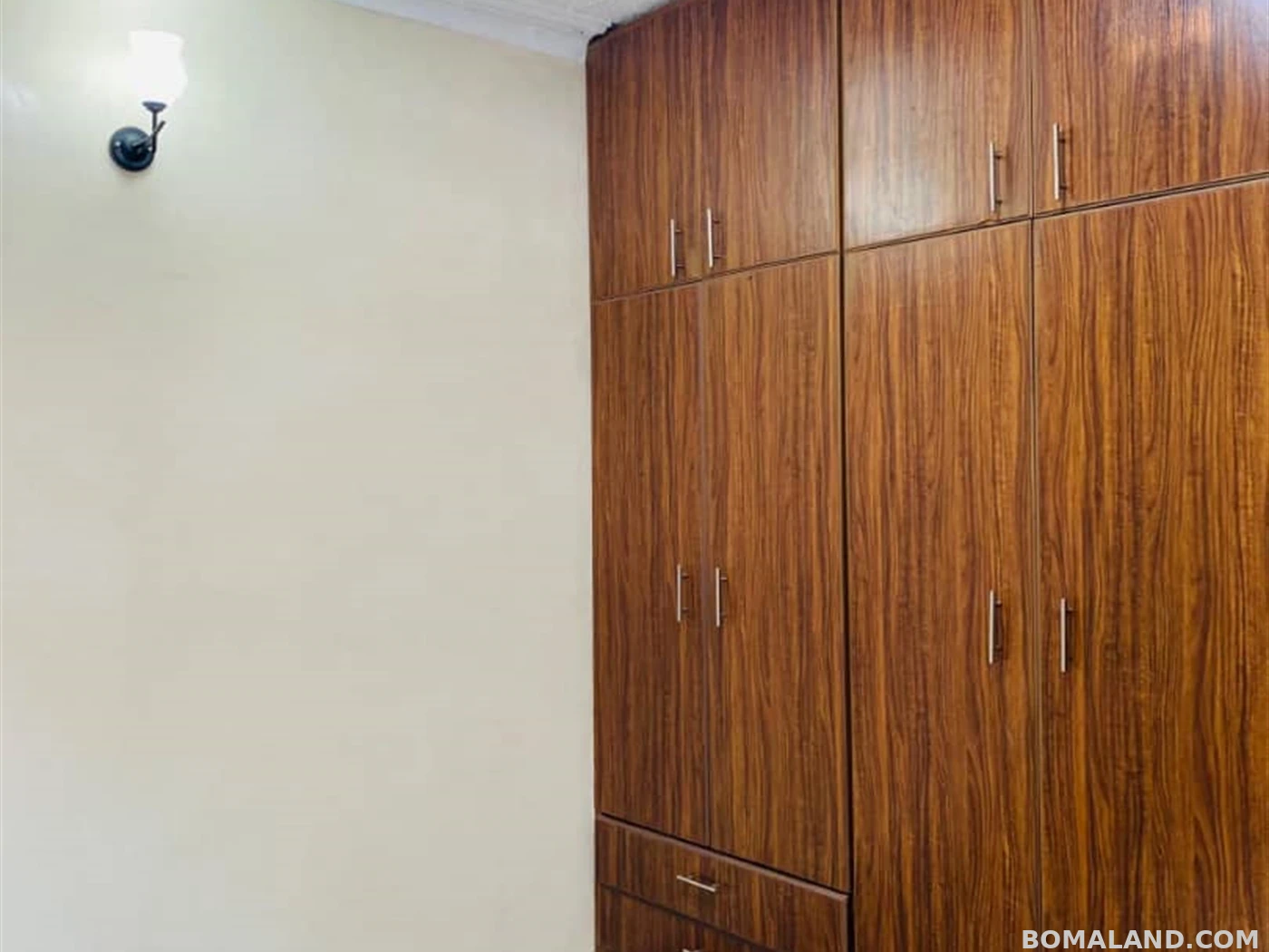 7 bedroom Mansion for sale in Kigo Kampala Uganda