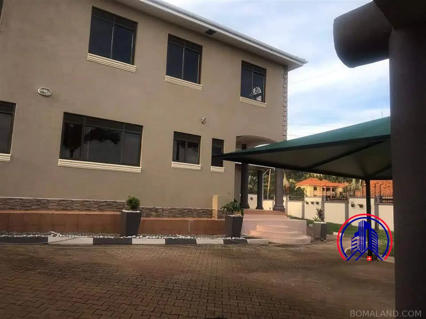 4 bedroom Storeyed house for sale in Naguru Kampala Uganda