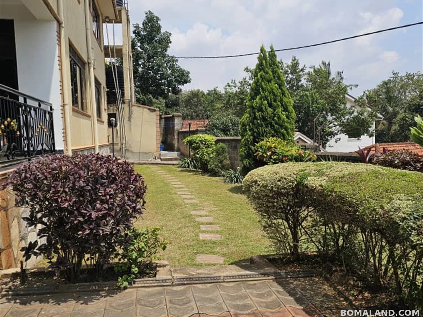 4 bedroom Storeyed house for rent in Bahai Kampala Uganda