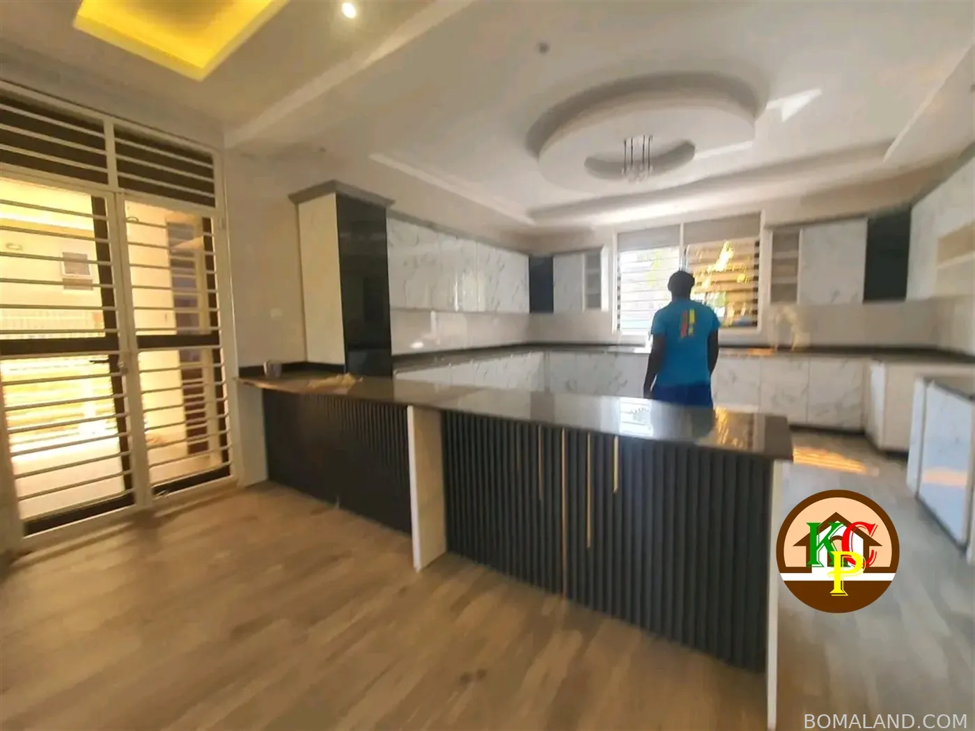 6 bedroom Mansion for rent in Munyonyo Kampala Uganda