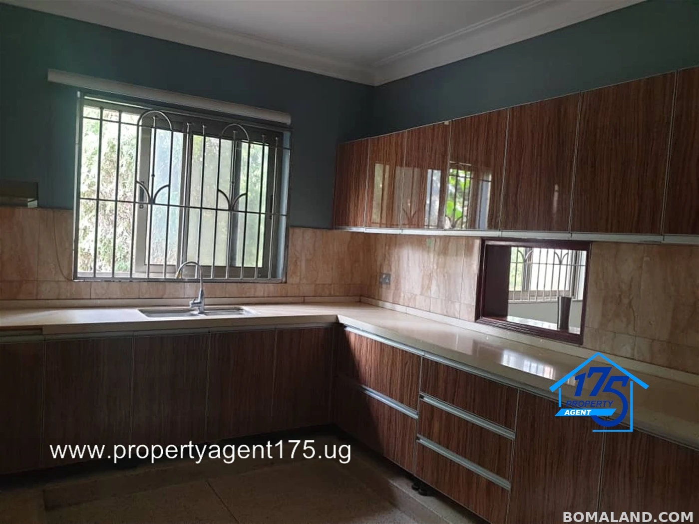 6 bedroom Duplex for sale in Najjera Wakiso Uganda