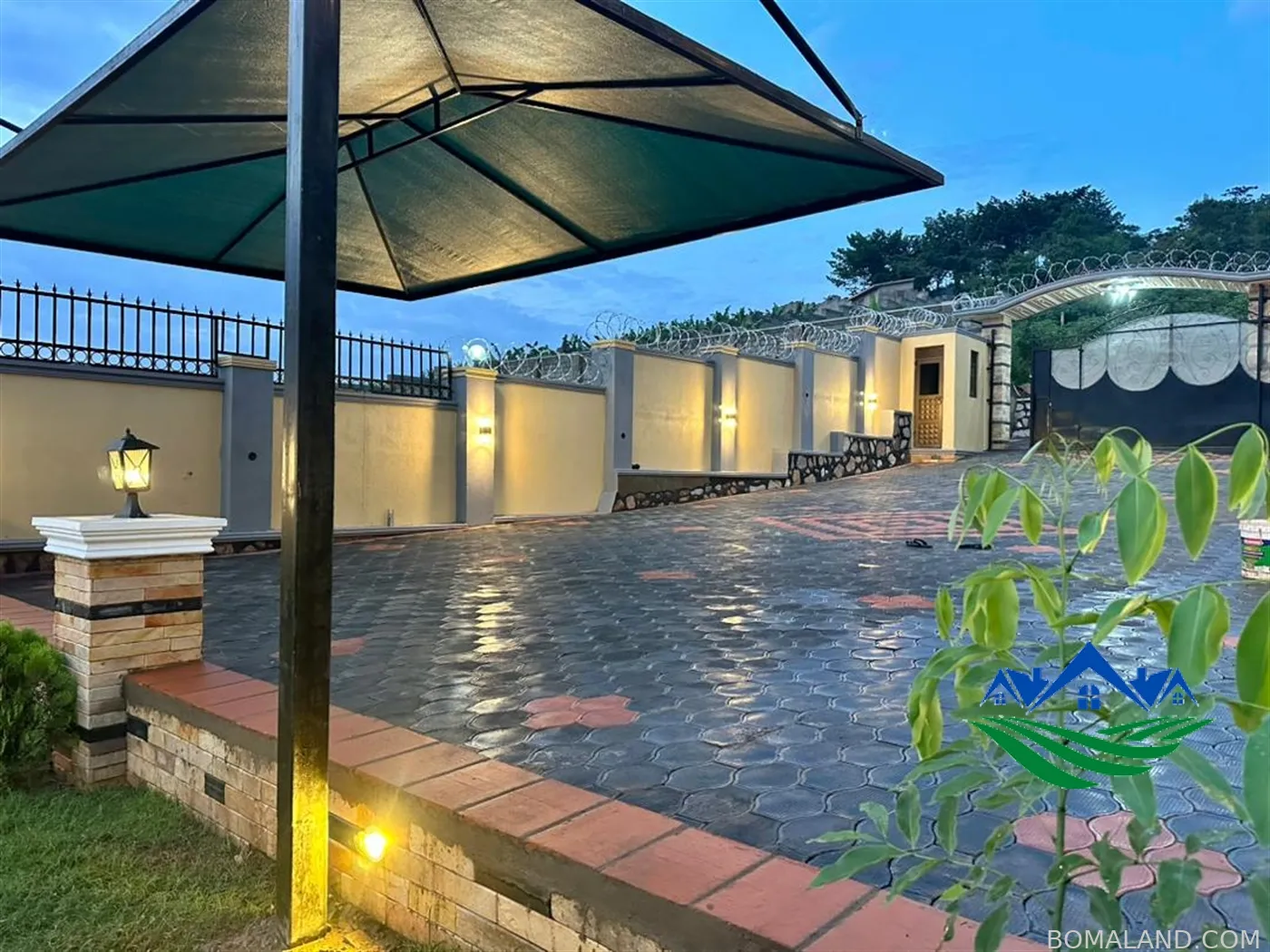 5 bedroom Mansion for sale in Bwebajja Wakiso Uganda